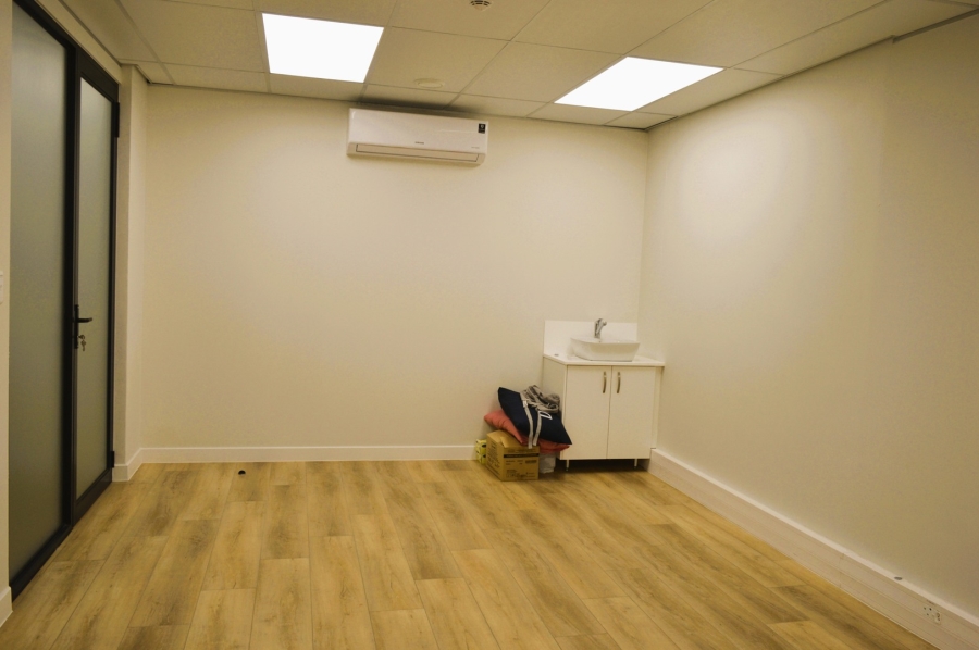 To Let Commercial Property for Rent in De Zoete Inval Western Cape